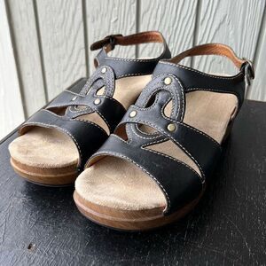 Dansko Sigrid Black Leather Sandals Woodgrain Wedge Comfort Size 40
